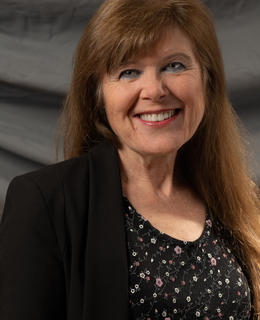 Dr Lynn McIntyre