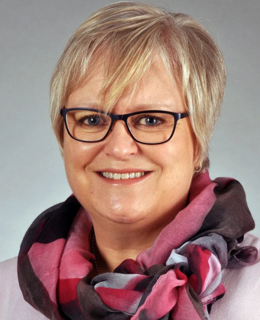Tina Nicholson