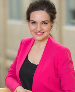 The picture of Dr.Pardis Pedram at the Mathison Center