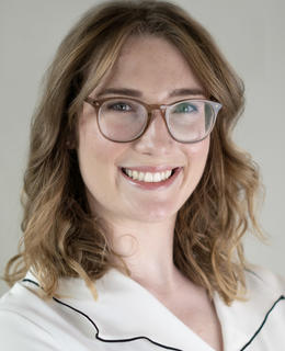 Emily's headshot.