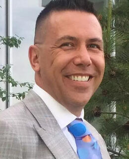 Mick (ᐅᑭᒪᐘᑎᐠ Okimâwâhtik) Elliott-Keewatin