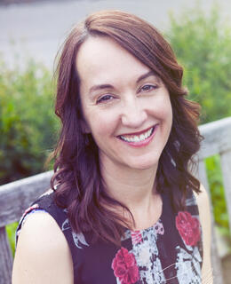 Headshot Julie Harris (Fela Photography)