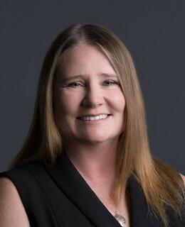 Headshot 2023 Colleen Bangs