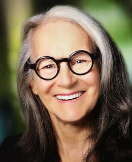 Headshot photo of joanne