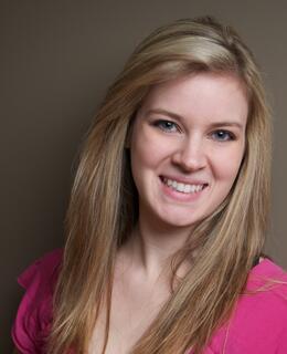 Erin Weir Headshot