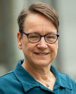 Headshot of Renate 2022