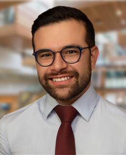 Headshot of Andrew Szava-Kovats