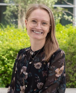 Dr. Gabriela Gilmour