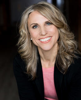 Headshot of Dr. Leanna McKenzie