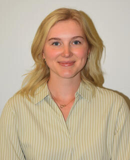 Cerys Neumann Headshot