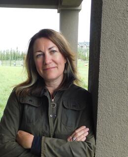 Image of Maribeth Murray smiling at camera