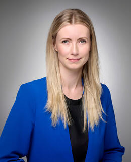 Pamela Hinman headshot